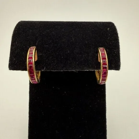 Stunning channelāset, princess cut RUBY huggie hoop earrings,14kt yellow gold - Picture 15 of 16